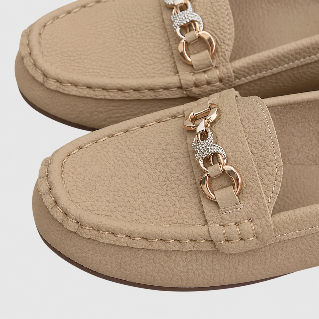 Quinby | Women's Slip-On Chain Detail Loafer Flat